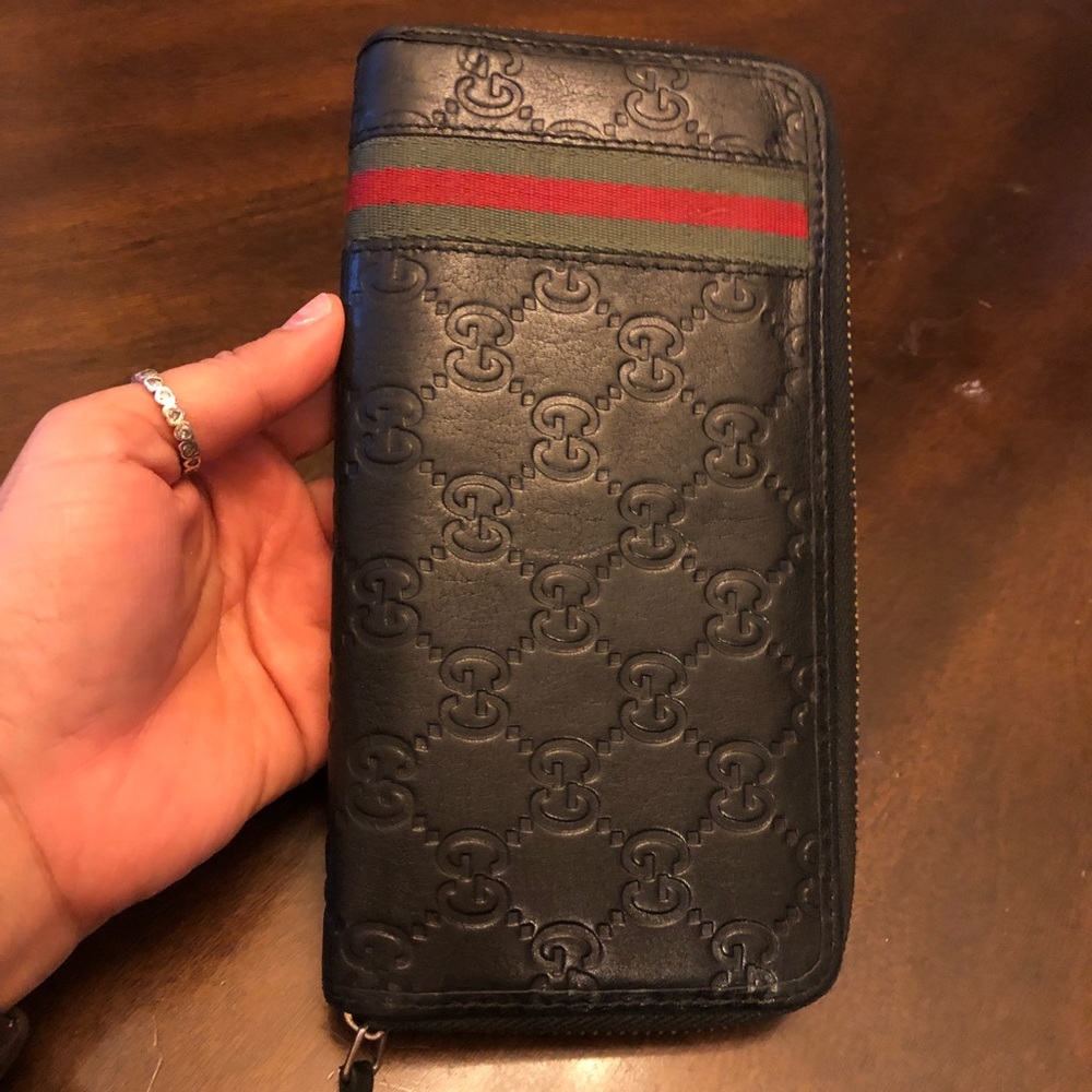 Black Leather Gucci Guccissima Zip-around  Wallet